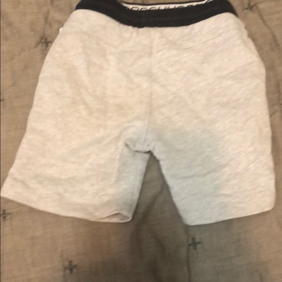 EUC - 2Y Boys Hugo Boss Cotton Shorts - Picture 6 of 6